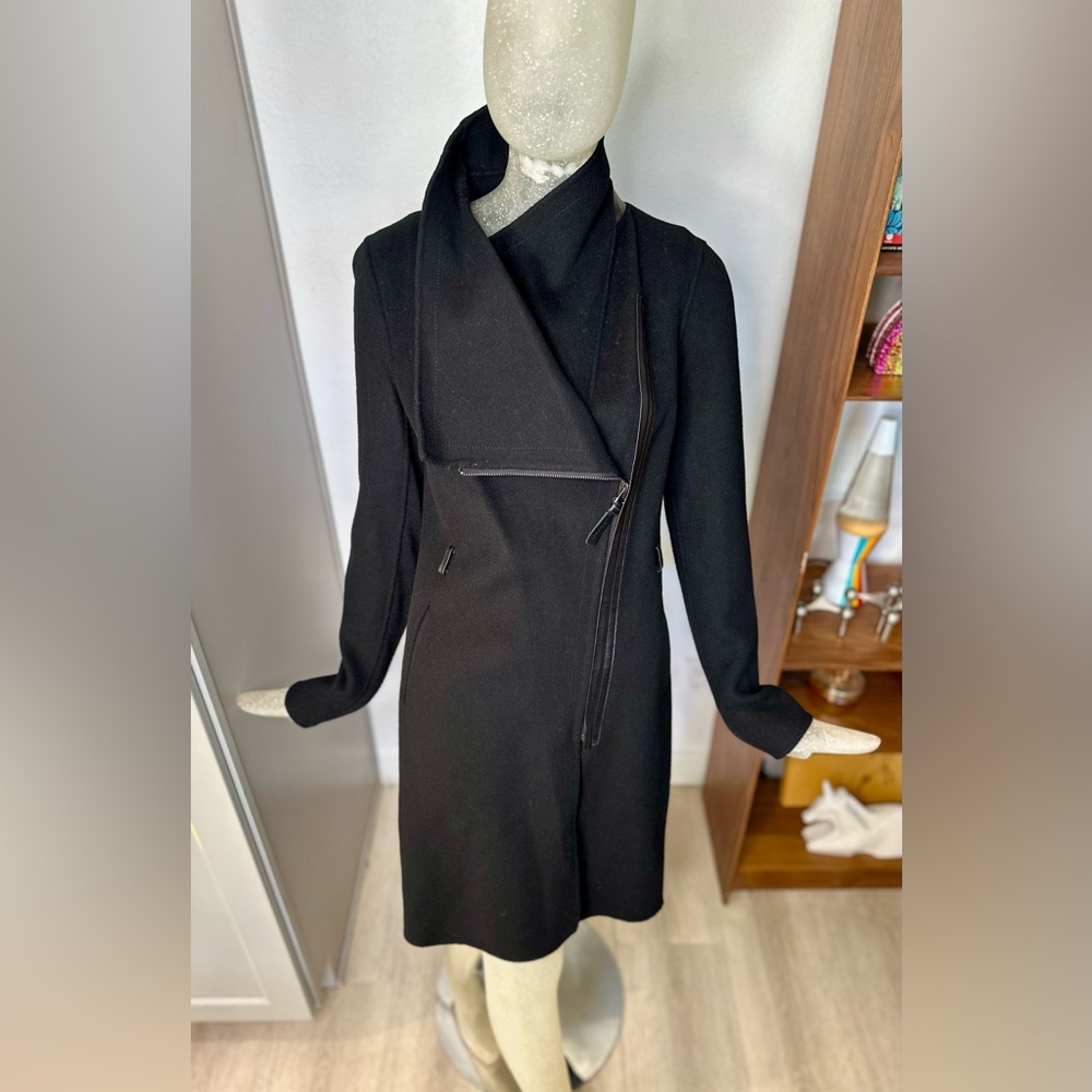 Mackage Women's MAI-CN Double-face wool wrap coat. Down to -5ºC. Size Small